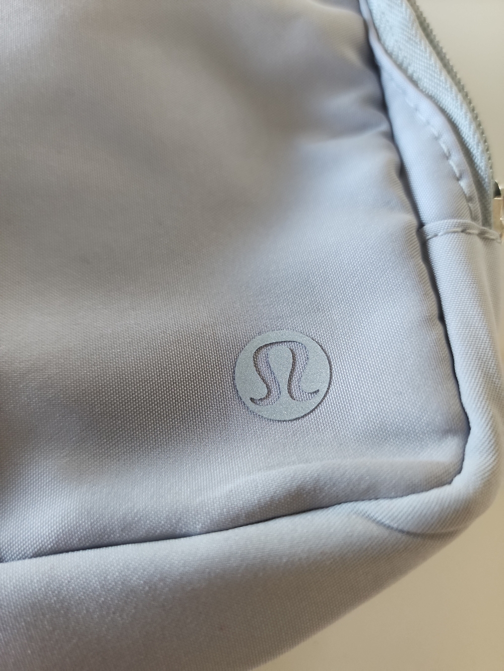 Lululemon Gray Travel Cosmetic Makeup Toiletry Bag Organizer Zip Pouch 8x6 - Picture 2 of 5